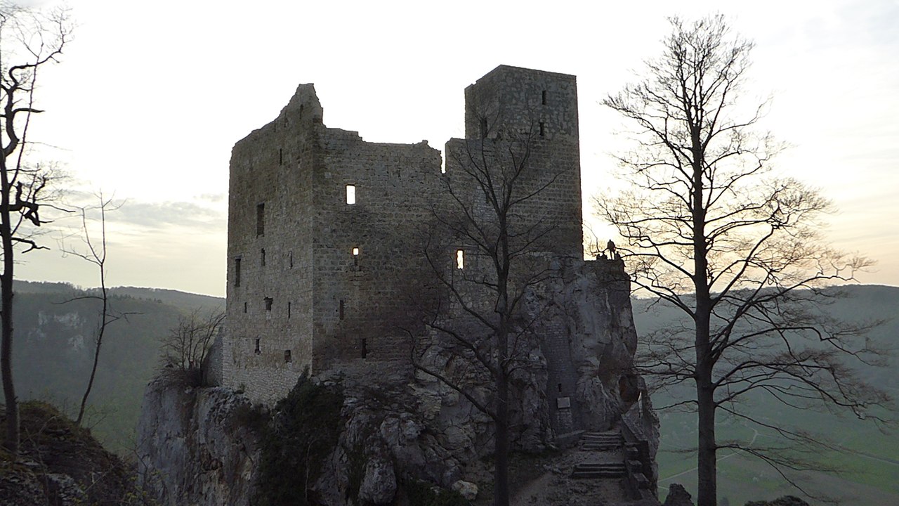 Blütenzauber Neidlingen und Burgruine Reussenstein (Schwäbische Alb)