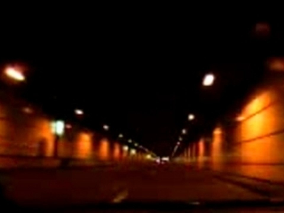 Street Racing - Nissan Skyline fast in traffic