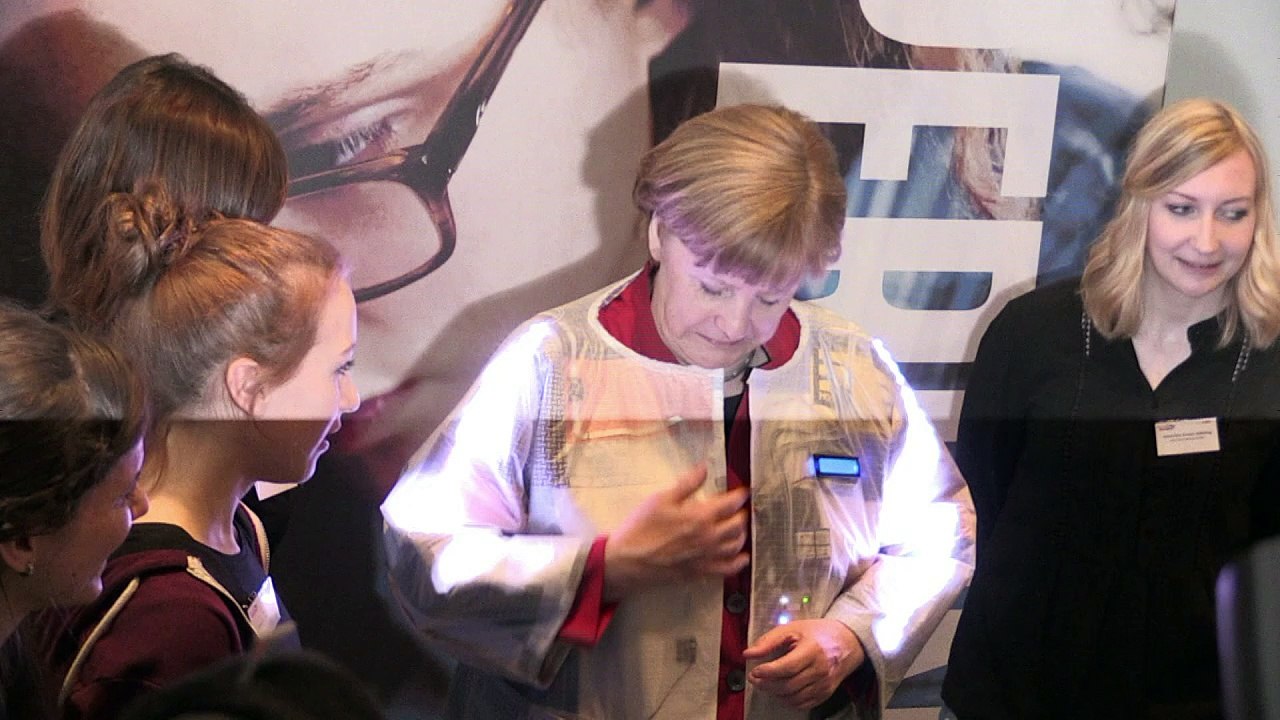 Ran an die Maschinen: Auftakt zum Girls' Day im Kanzleramt