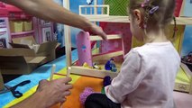 Домик для кукол с мебелью играем куклами распаковка игрушки doll House with furniture