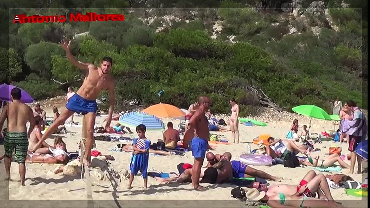 BESOS A CHICAS EN MALLORCA | HD