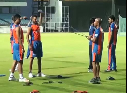 Live IPL 2016 Delhi Daredevils vs Gujarat Lions Match 23 T20 Live Score at Delhi