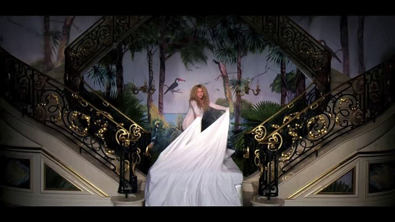 SHAKIRA ft. SELENA GOMEZ - Who is sexier- (Shakira Music Video 2015 - 2016) -Extreme Rated English Songs
