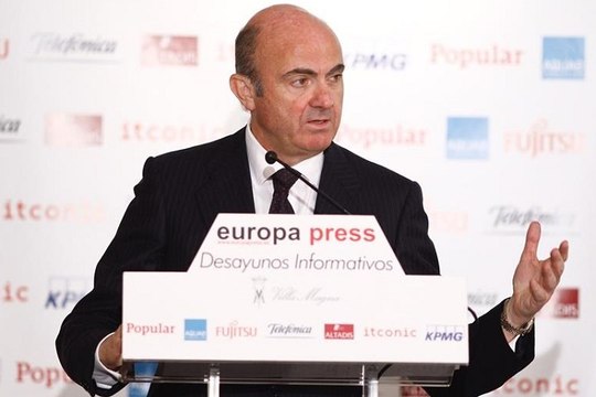 De Guindos prevé crear 470.000 empleos anuales