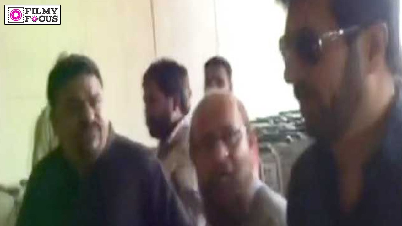 Director Kabir Khan Heckled At Karachi Airport For Making 'Anti-Pakistan' Films