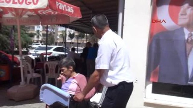 Mersin - Spastik Engelli Özlem, Hayata Resimle Tutunuyor