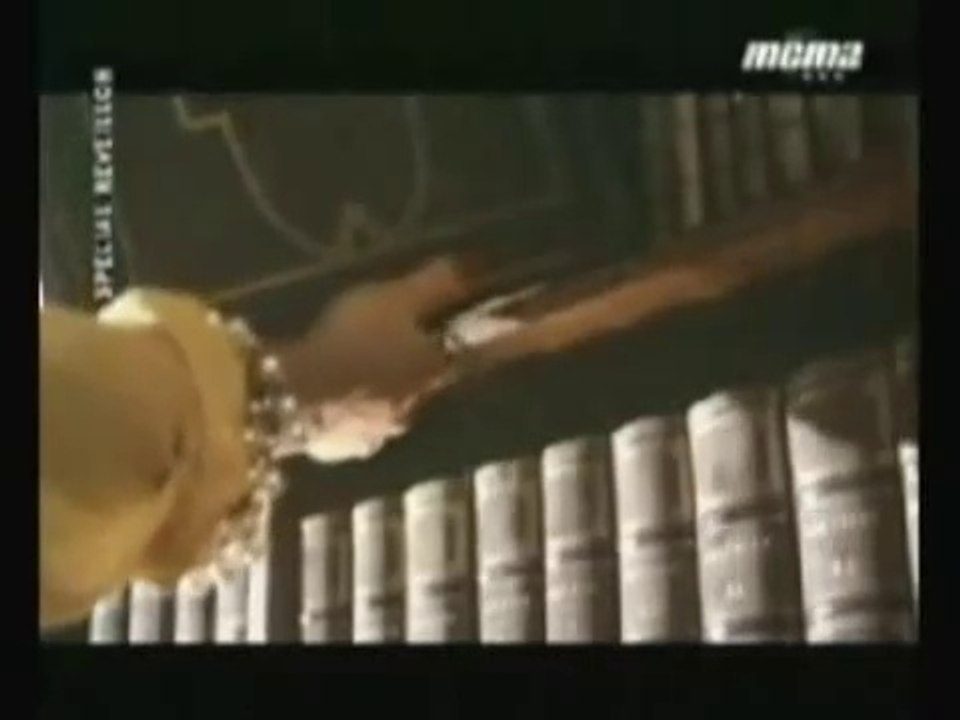 Parce que j ai cette chanson ds la tête depuis hier aprem'  ,ce matin au réveil... Alors je partage ...y a pas de raison !