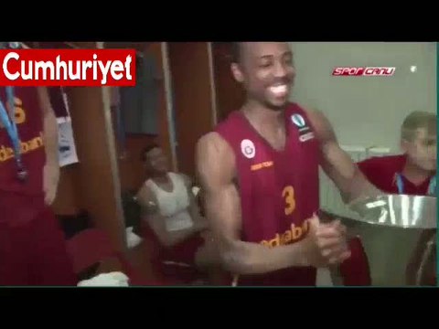 Ergin Ataman'dan soyunma odasında zafer konuşması