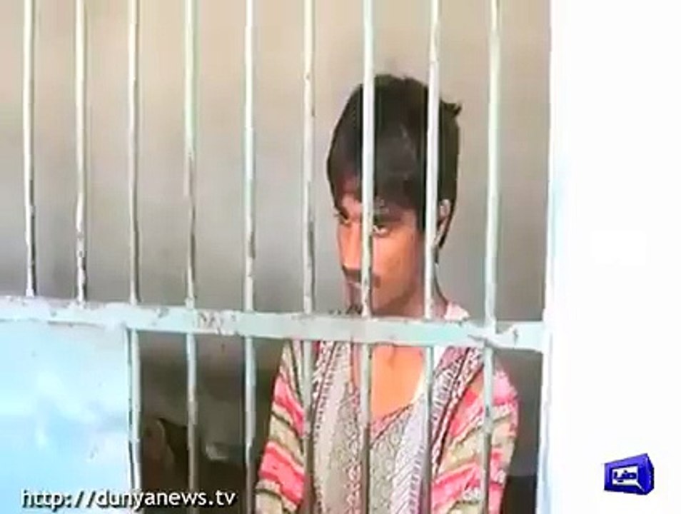 سکول طالب علم اپنے ہی سکول کے ہیڈماسٹر سے لڑکی بن کر باتیں کرتا