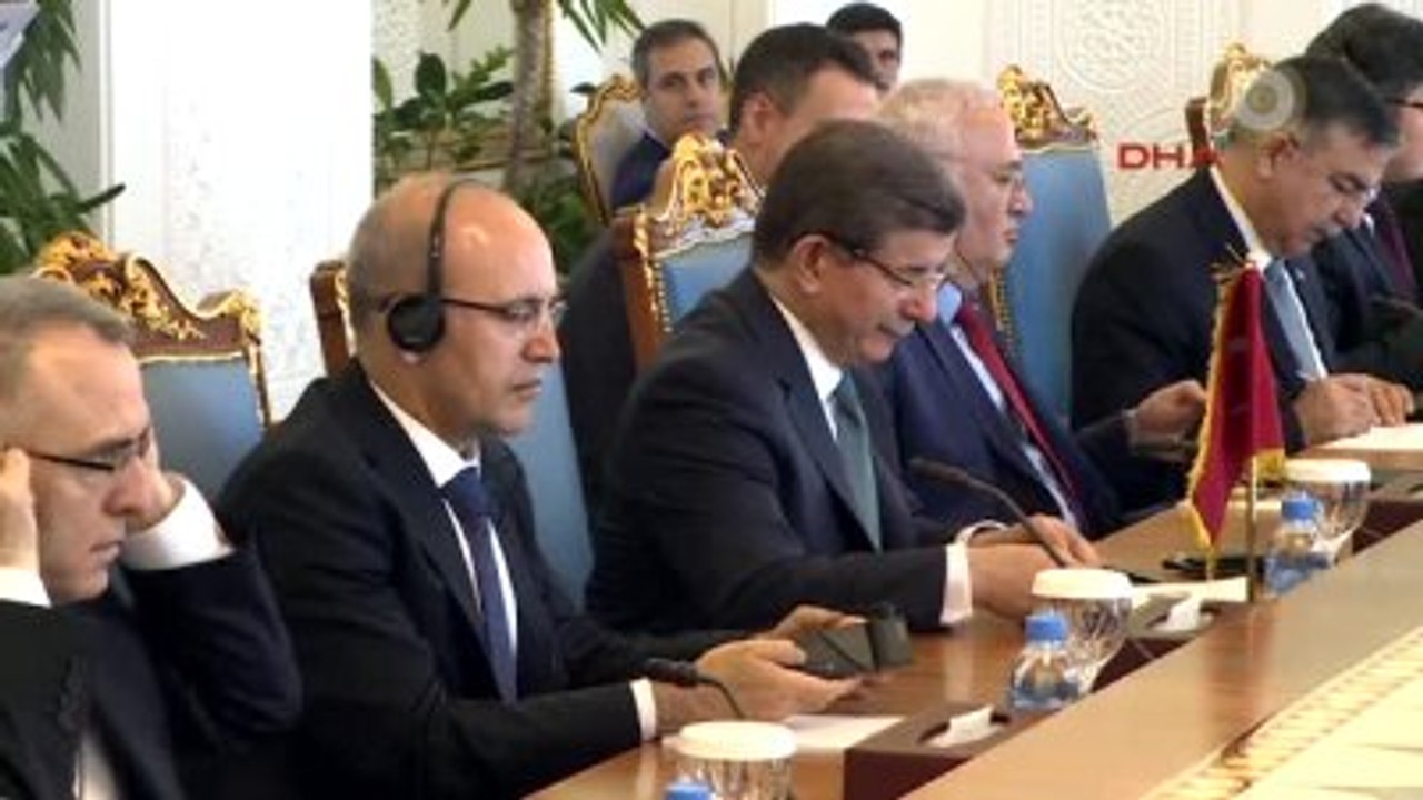 Başbakan Davutoğlu Katar'da Heyetler Arası Görüşmelerde Bulundu