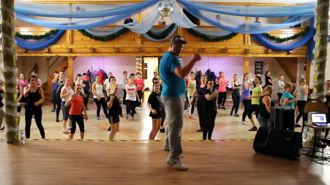 ZUMBA DANCE 2 MINUTE WORKOUT (TRY IT 2MIN) VERY FUN