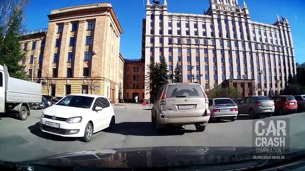 Car Crash Compilation # 714 - April 2016 (English Subtitles)