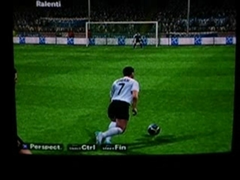 Frappe surpuissante 45 metres Littbarski  pes6