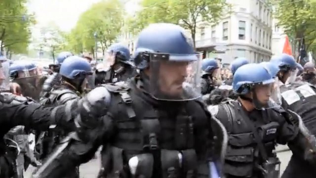 A Lyon, manifestants et CRS s'affrontent violemment