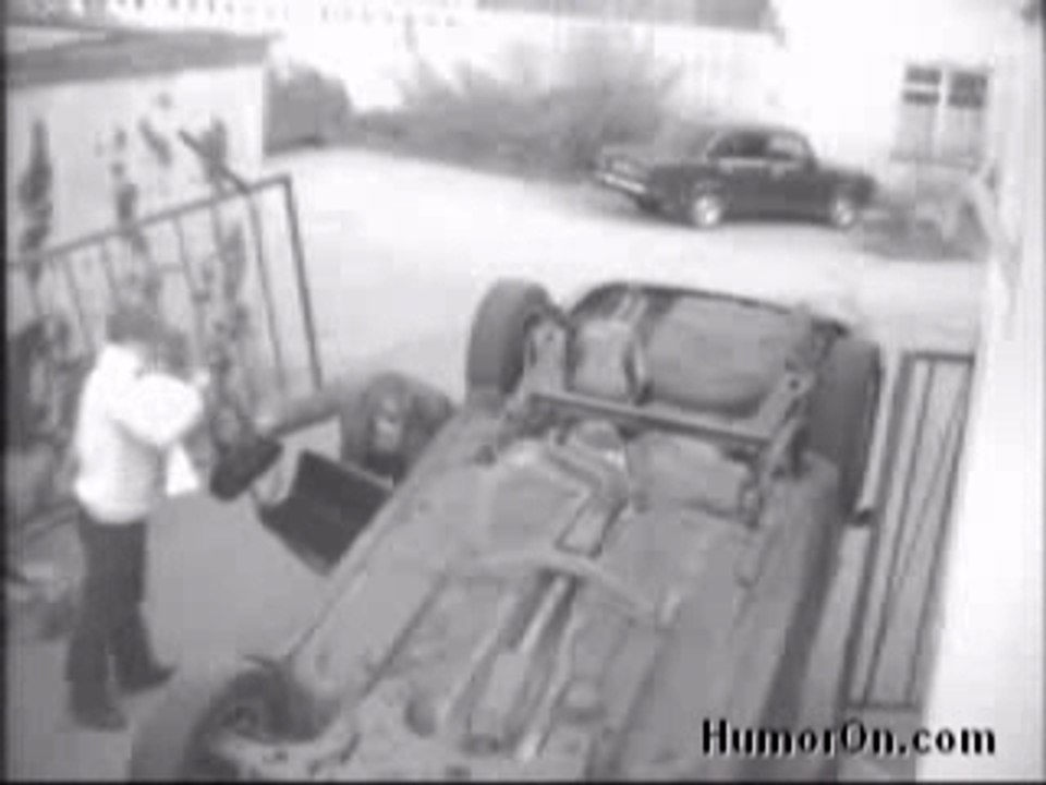 ACCIDENT DE VOITURE - COMIQUE