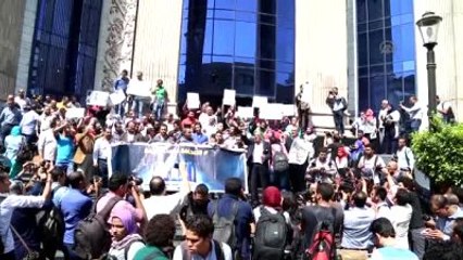 Mısır'da Gazetecilerden Protesto