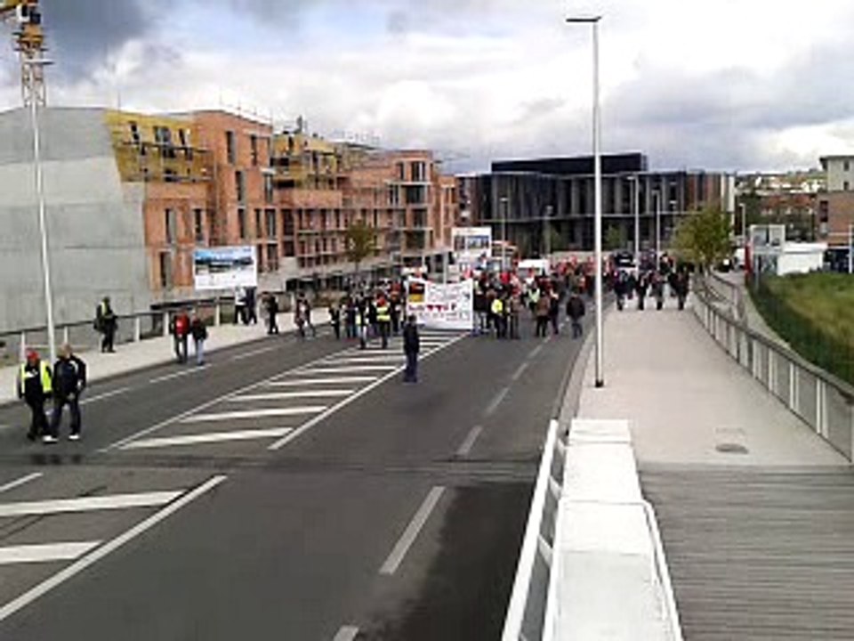 28/04/2016:  MANIFESTATION CONTRE LA LOI EL !CONNERIE  .