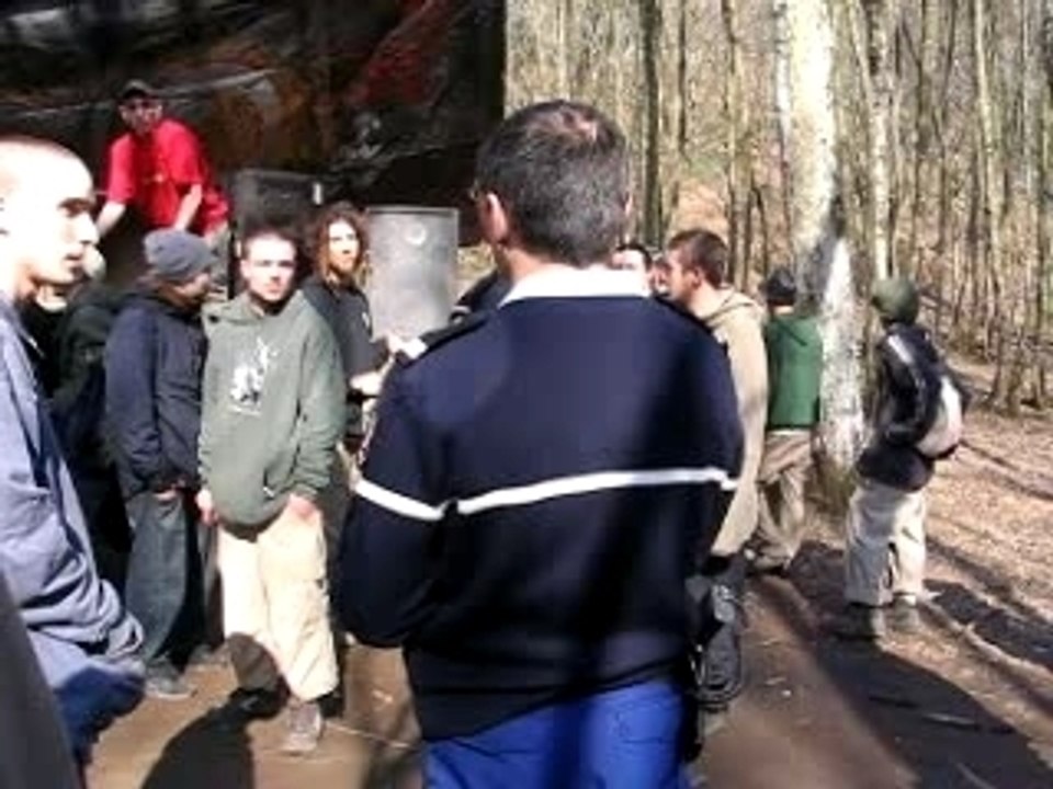 Free party Grillons.Grenay.03.2005.pas loin de la saisie!