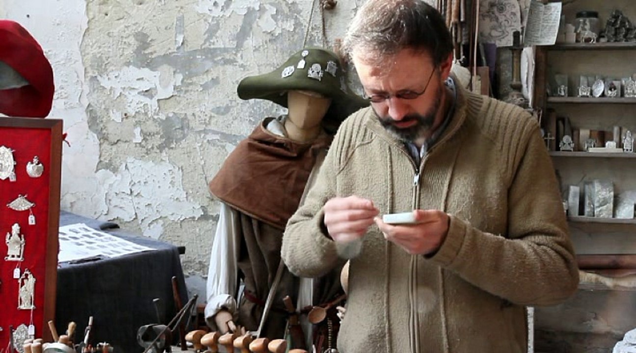 Une enseigne de Saint Léonard / A St Leonard Badge