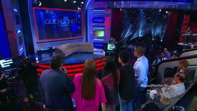 Sorprendimos a una fanática de Jencarlos Canela | Que Noche | [-T-e-l-e-m-u-n-d-o-]