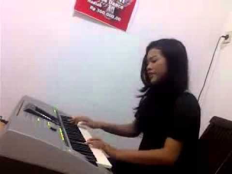HIGHLIGHTS - Indonesian Idol 2012 - Online Audition - NOVITA_NIRMALA_509677_1