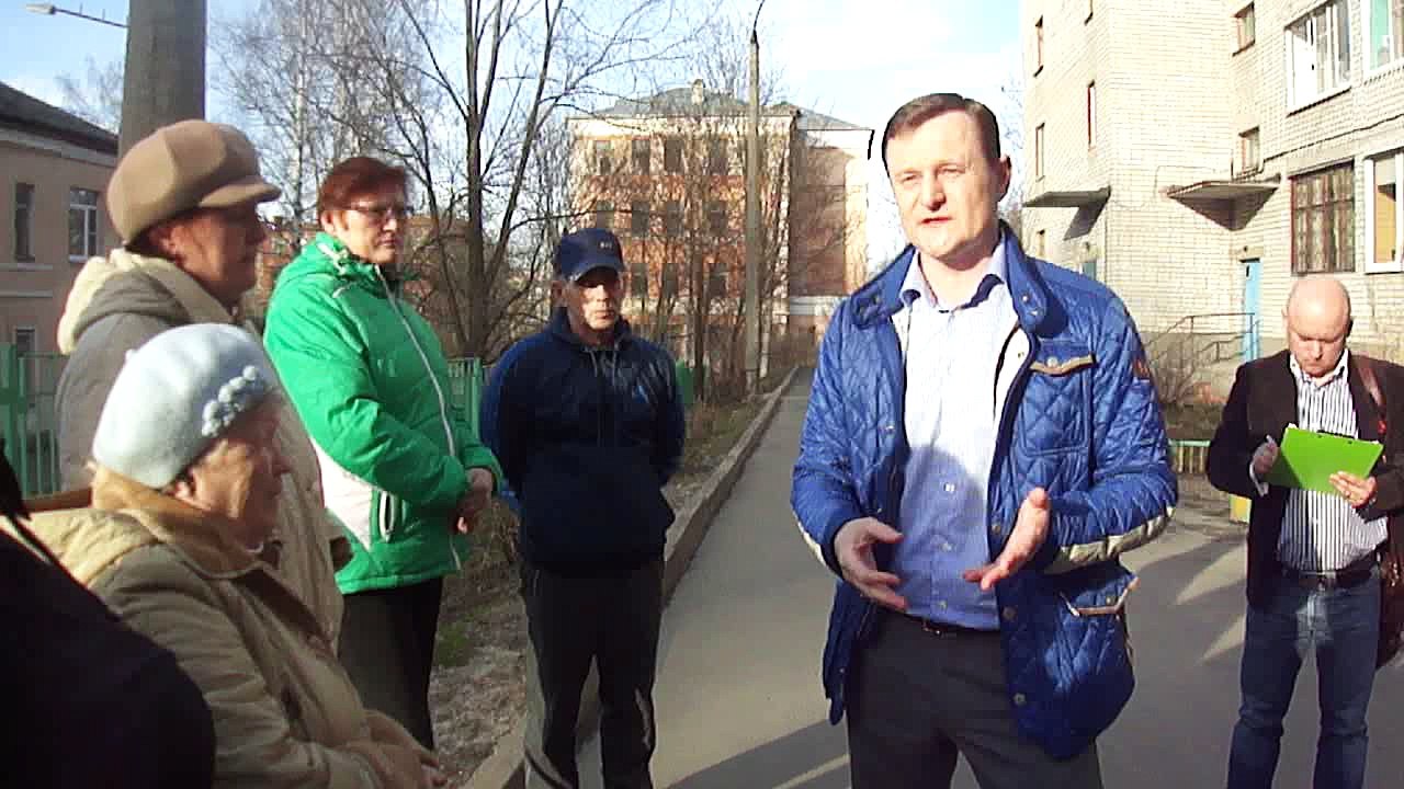 Депутат и председатель Горсовета Петрозаводска встречается с жителями дома [28.04.2016]