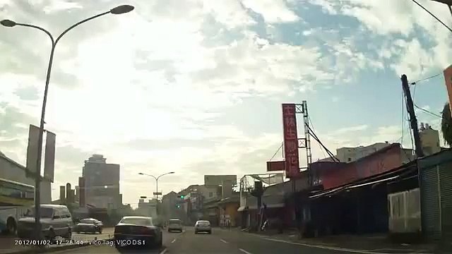 Красиво ушёл скутерист под автобус