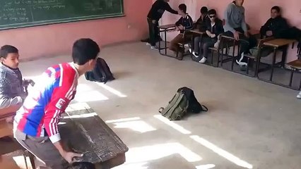 Sınıfta Drift Yapan Motor Tutkunu Öğrenci