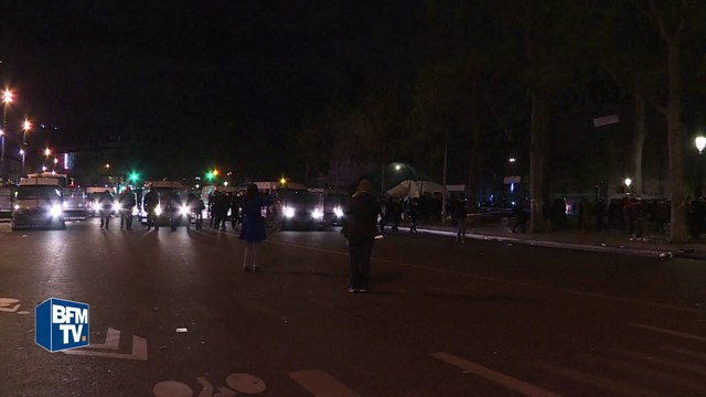 Jets de projectiles, voitures brûlées: 24 gardes à vue après la dispersion à Nuit debout