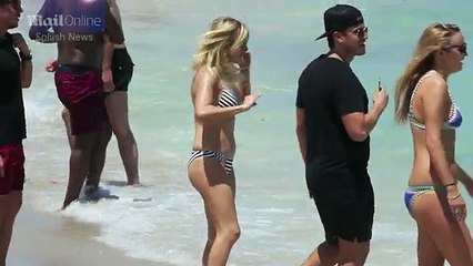 Ellie Goulding shows off her athletic figure during beach trip _ Daily Mail Online
