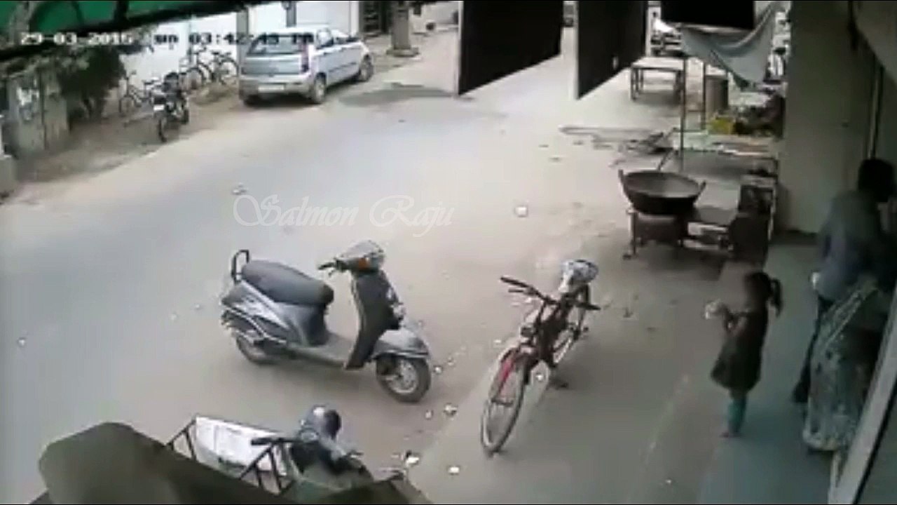 Child Accident Caught On Camera (Be Careful With Your Children)
