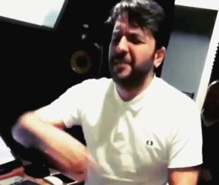 Nihat Doğan Yeni Şarkısıyla Stüdyoda Kendinden Geçti