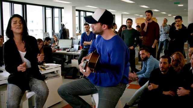 Sonia Lacen en session acoustique chez Webedia