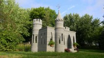 Il contruit un château-fort en béton avec une imprimante 3D