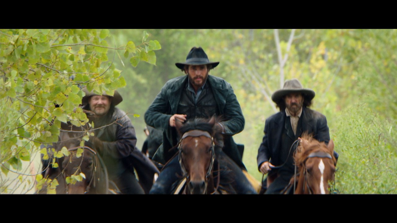 Liam Hemsworth, William Hurt, Woody Harrelson In 'The Duel' First Trailer