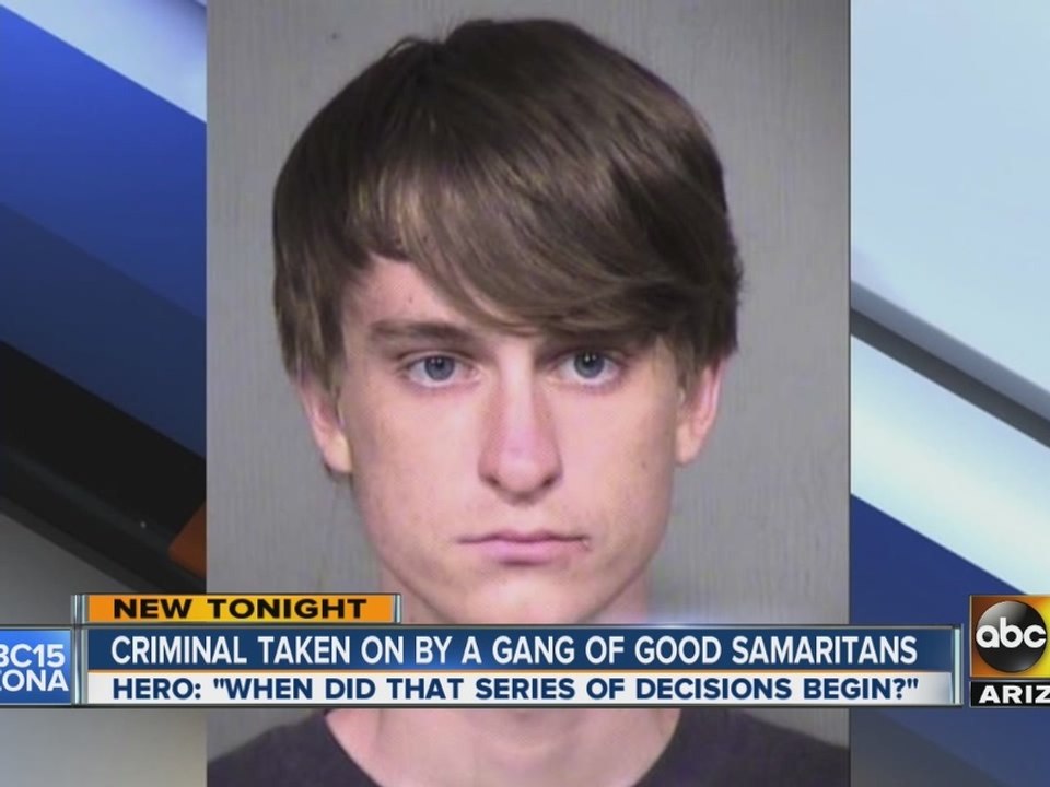 Criminal taken on by gang of Good Samaritans
