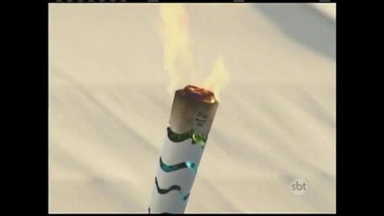 Tocha olímpica é carregada por refugiado sírio na Grécia