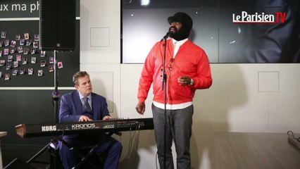 Gregory Porter chante en live  « Holding on »