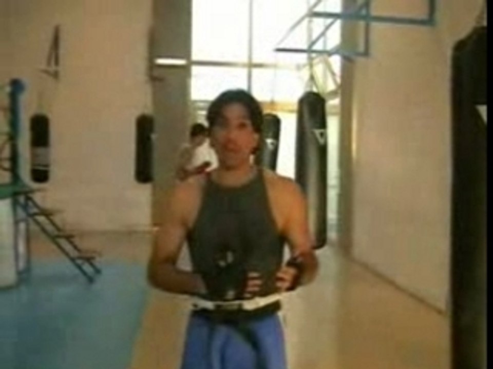 Kickboxing (terza lezione, calcio frontale)