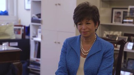 Watch Valerie Jarrett Endure an Awkward Comedy Pitch Meeting