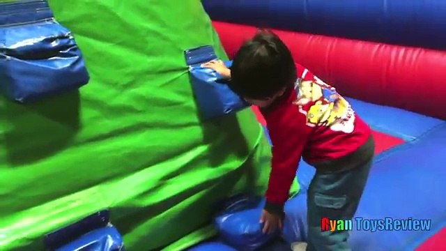 Indoor Playground Family Fun Play Center for Kids Giant Inflatable Slides Children Play Area