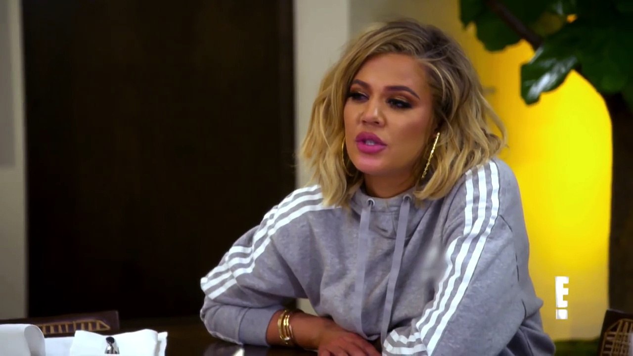 KUWTK--Kris-Jenner-Is-Hopping-Mad-at-Daughters--E