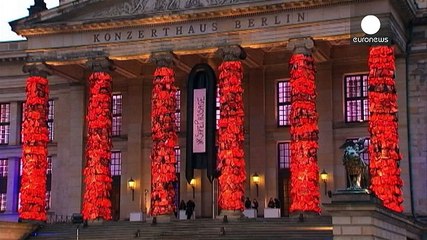 Ai Weiwei promises documentary to follow refugee shows