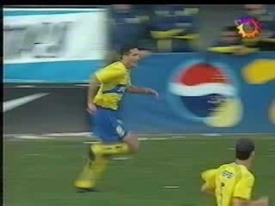 Tevez_2003apertura_boca3-rosario0