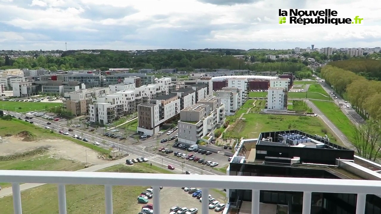 VIDEO. Tours : vue imprenable en haut de la tour Lumière