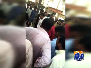 Karachi: Two dacoits caught, tortured by citizens -29 April 2016