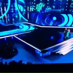 Daniel Sarcos también sacó su bolígrafo en los premios Billboards 2016