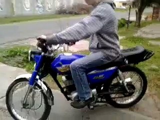 Probando el ax 100 sin la colita de atras