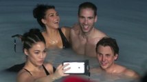 Kim Kardashian und ihre Crew in der blauen Lagune