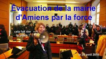 Une assemblée générale en mairie d'Amiens interrompue par la violence policière
